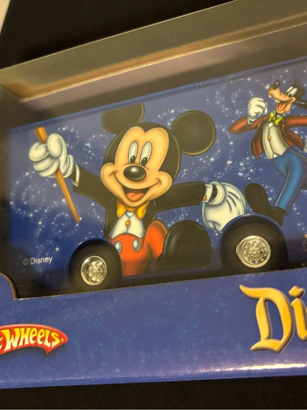 Hot Wheels Disney Disneyland Walt Disney World Semi Truck Diecast NIB